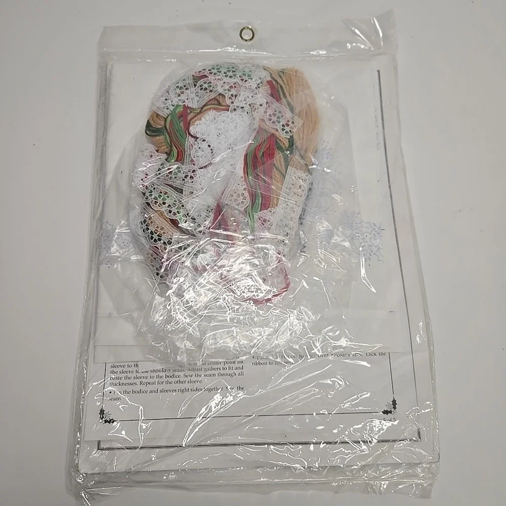 BUCILLA‎ Stamped Embroidery Kit - NICOLE - 14